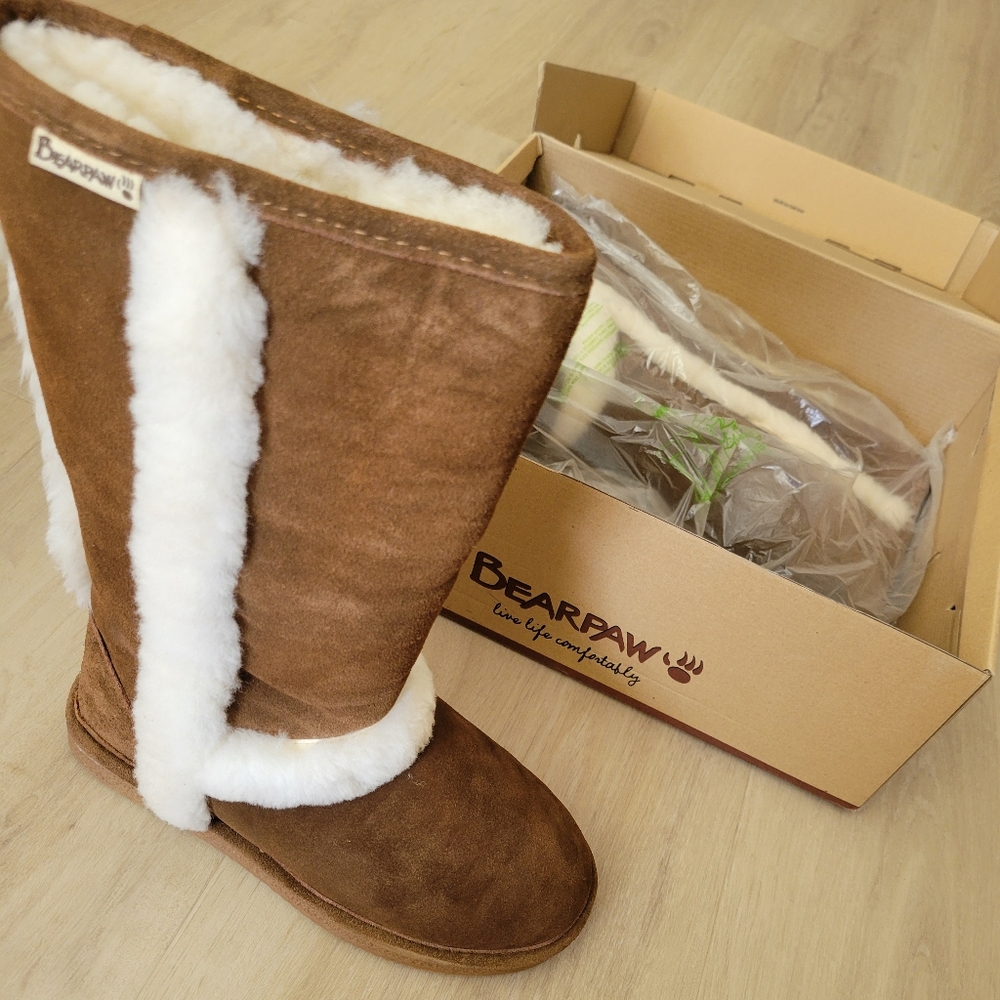 Brown Bear Paw Boots size 6 Nib